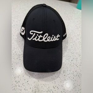 Titleist Black and White Mesh Golf Cap - Youth